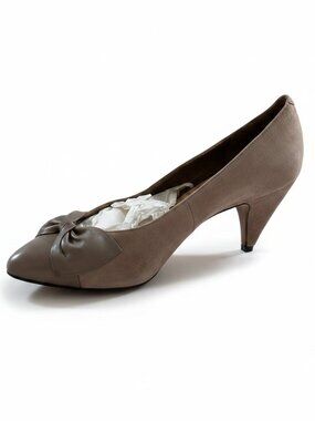 Amalfi Enchant Pointed Toe Suede Pumps Taupe Size 8 Vintage